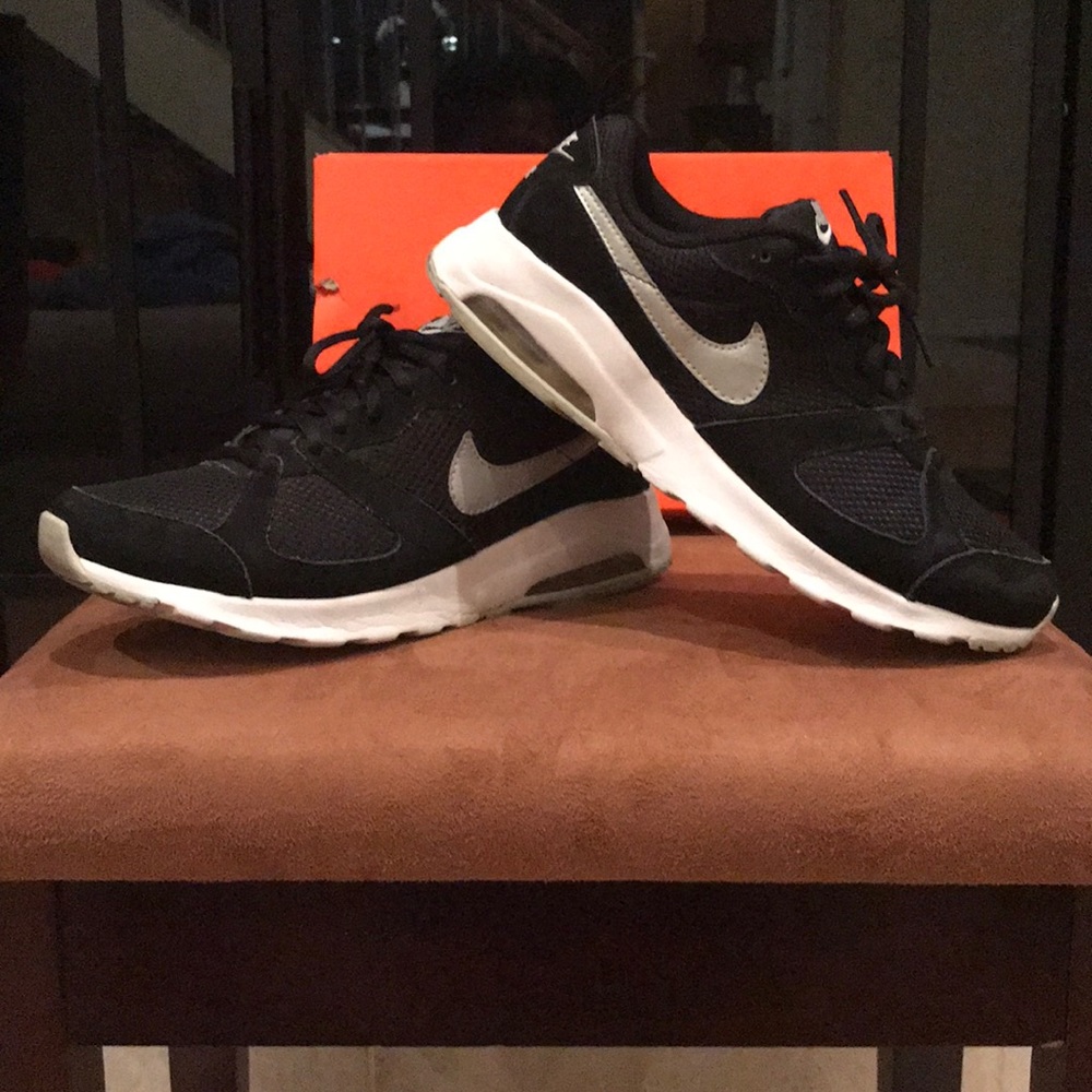 Nike Air.